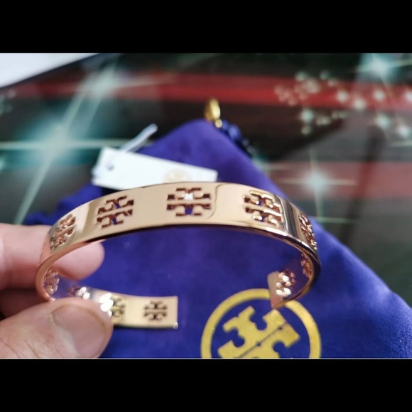 Authentic TORY BURCH NEW Rose gold PIERCED T CUFF BRACELET NEW with tags - Picture 8 of 11